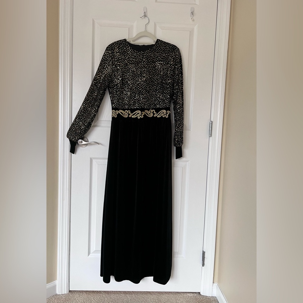 Long sleeve Velvet and Gold Glitter dress size 6 maxi